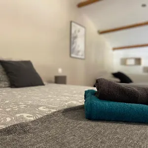  Hébergement de vacances  la Crécerelle  Spacieux Contemporain Entre Tarn Et Aveyron France
